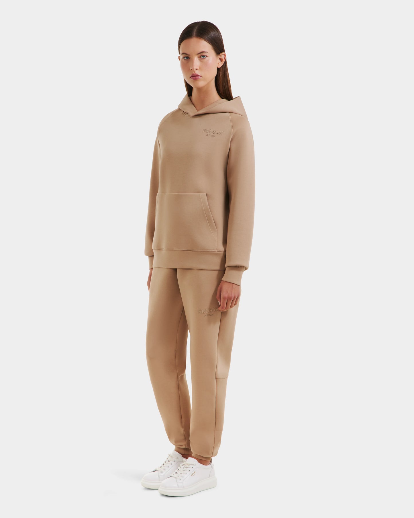 BRIAR - 9525001 Almond W