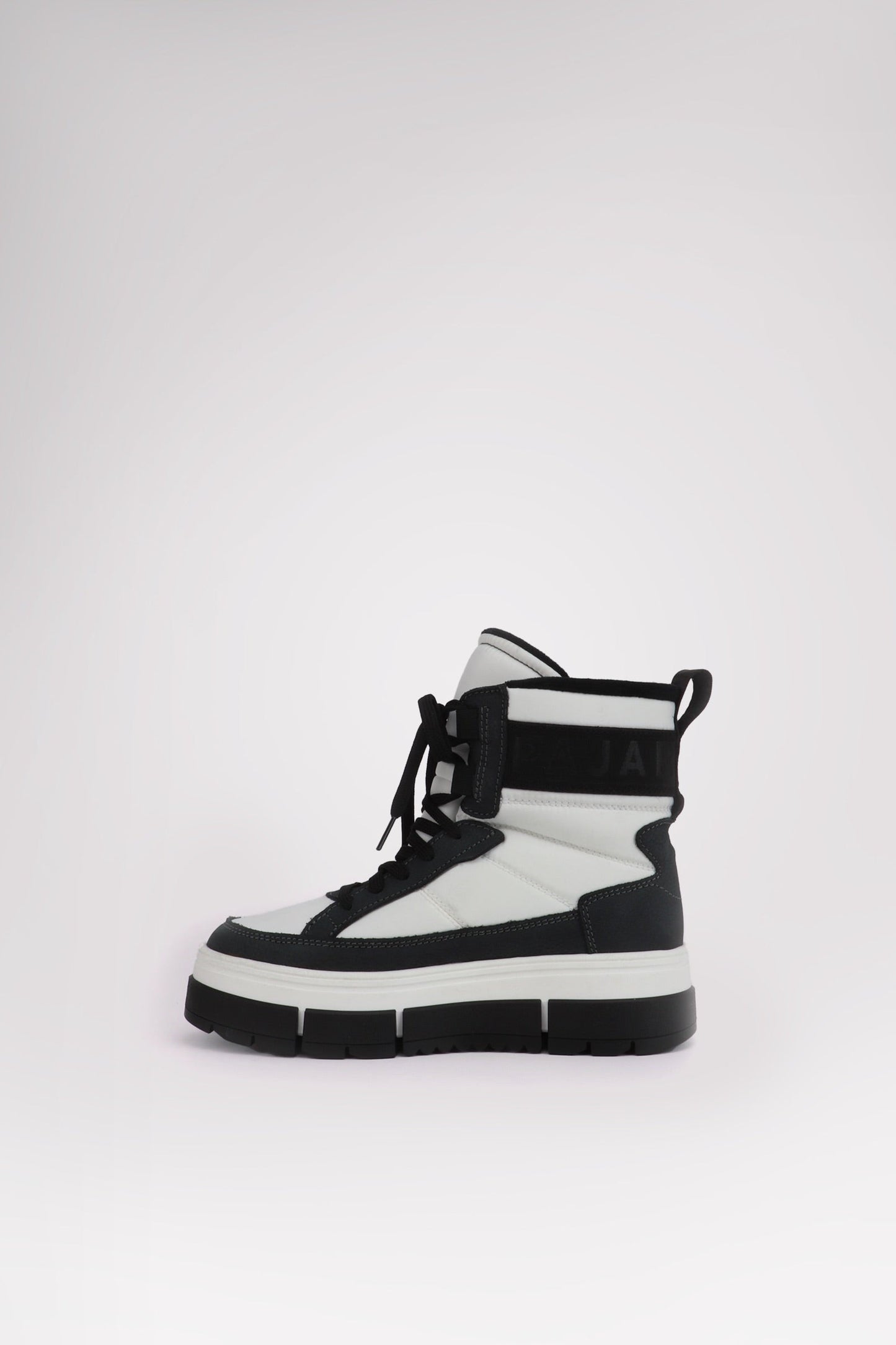 Halo Women's Boot w/Ice Grippers