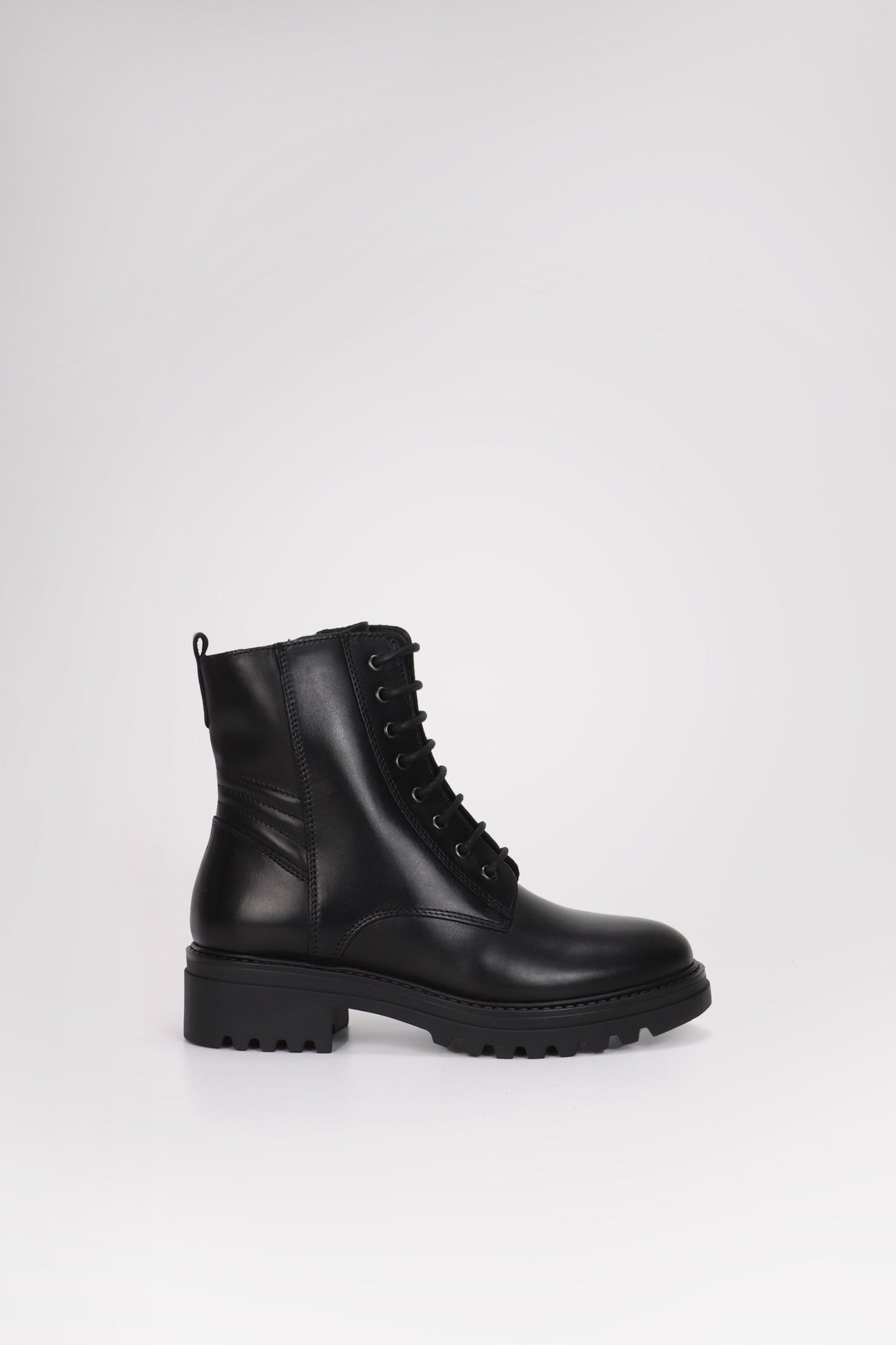 Monterey Women's Lace Up Boot