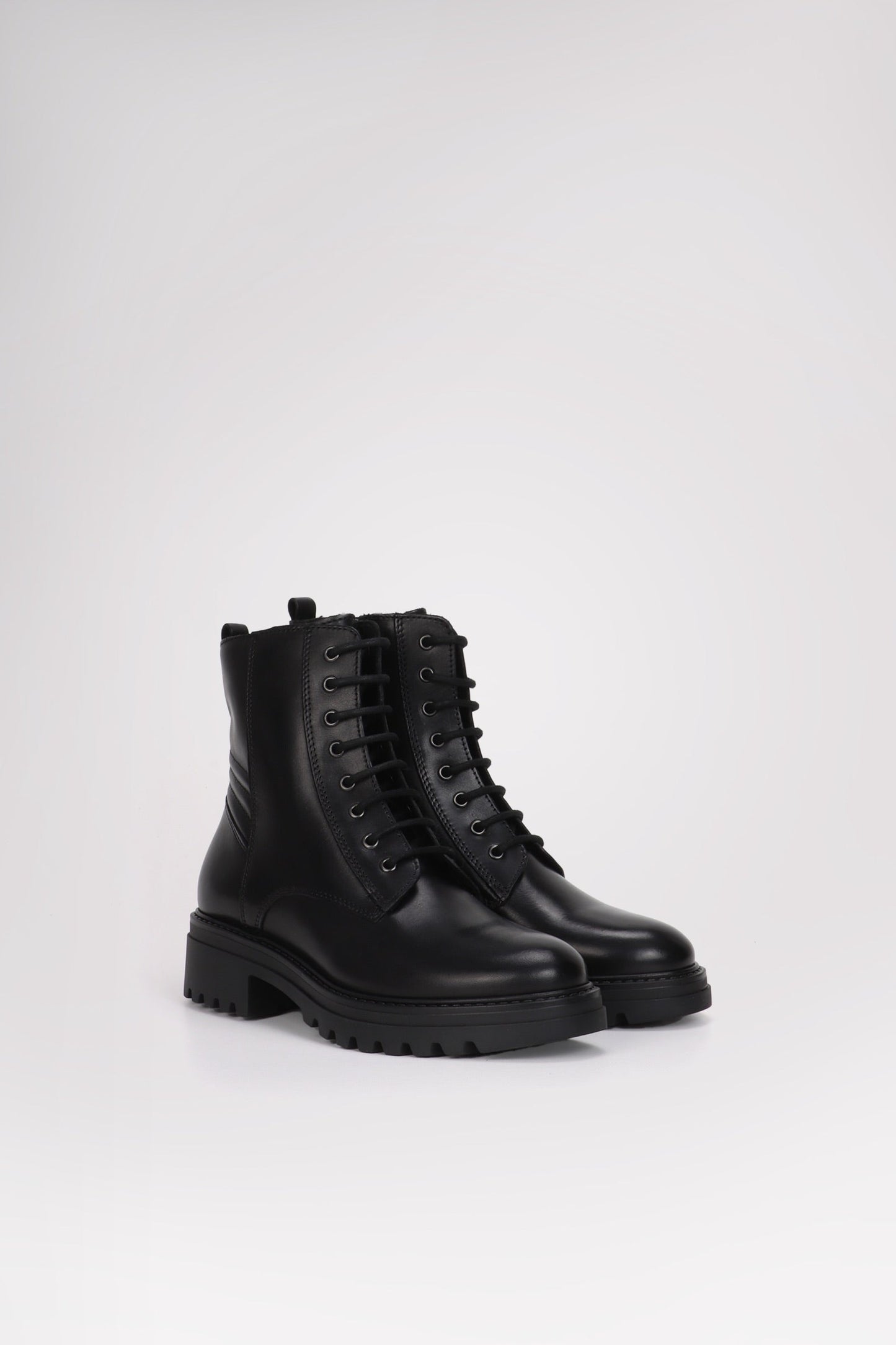 Monterey Women's Lace Up Boot