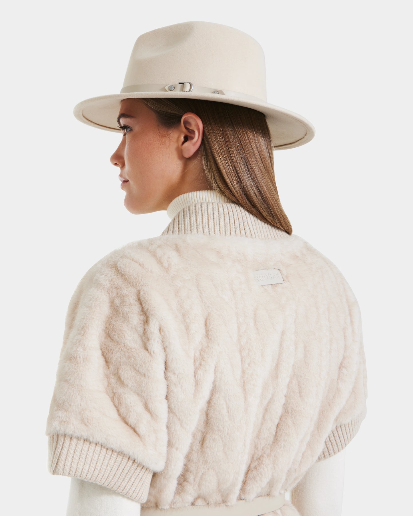 MENDOTA F - 8525561 Vanilla