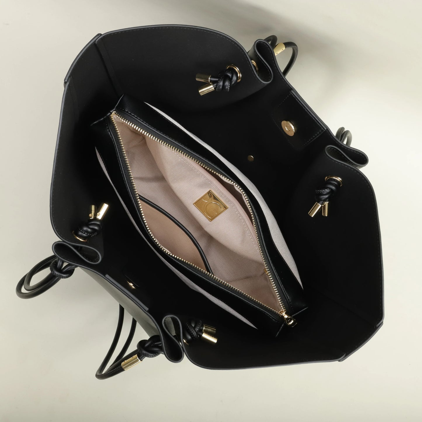 New Fusion Stylish PG Large-Capacity Light Luxury Atmosphere Women' Shoulder Bag